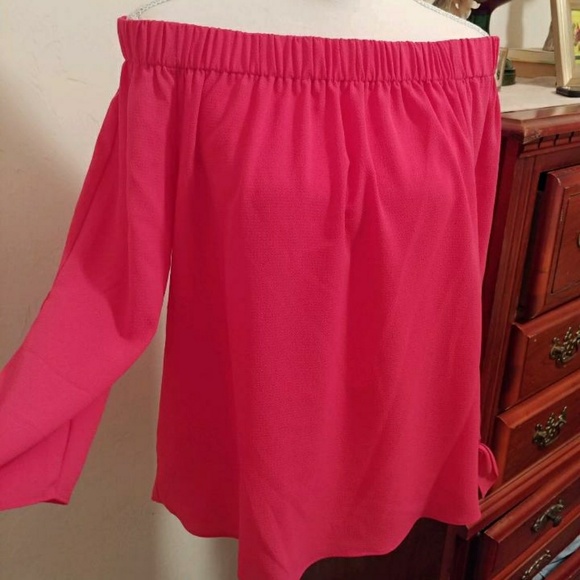Jones New York Tops - Size M NWT Jones New York pink top